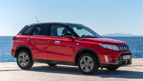 Infografika: srovnání verzí Suzuki Vitara 1.6 4x4