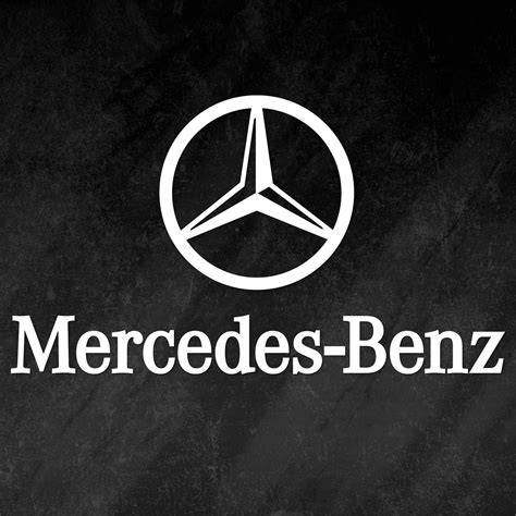 Obrázek: Matná samolepka s logem Mercedes Benz na zdi, vhodná pro interiérové použití
