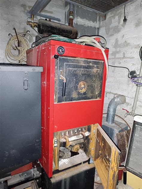 Infografika: Jak funguje automatický kotel na tuhá paliva Benekov Ling 50/50D a co ovlivňuje jeho efektivitu