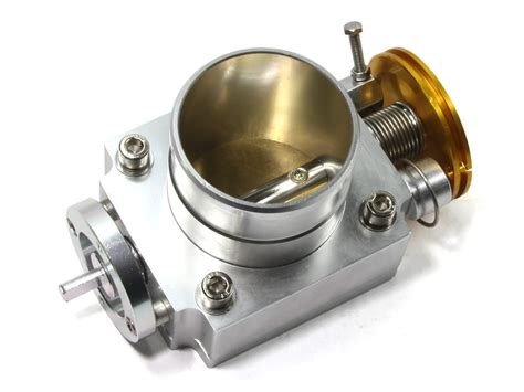 Detailní pohled na škrtící klapku a její mechanismus