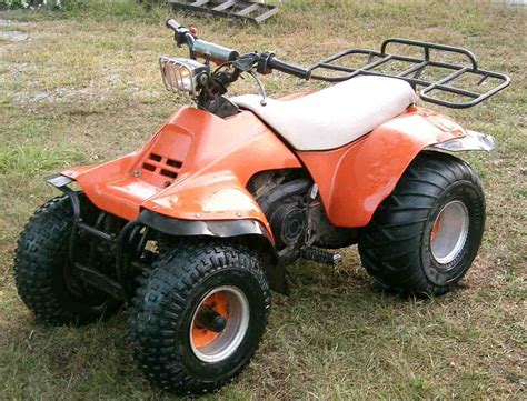 Dobová fotografie prvního modelu Suzuki LT125 Quadrunner