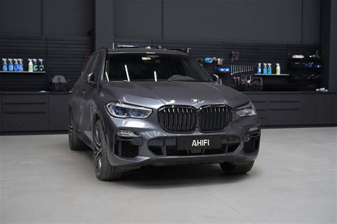 detail instalace audio systému