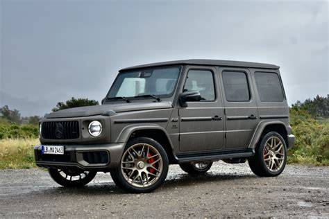 Mercedes-Benz G class vojenská renovace obraz