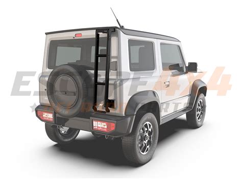 Obrázek znázorňující přesné sednutí ochranných lišt na dveře Suzuki Jimny