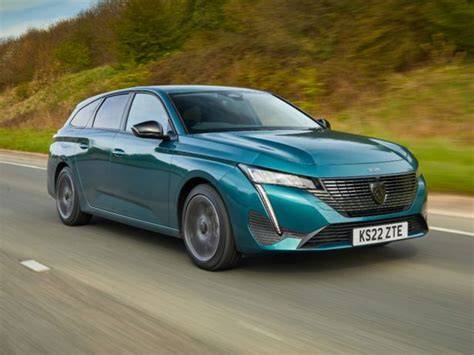 Infografika: Porovnání verzí PEUGEOT 308 SW (Hybdrid, Plug-in, E-Řidič)