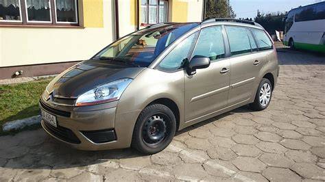 schéma umístění krytu motoru a ochranných krytů u Citroën C4 Picasso