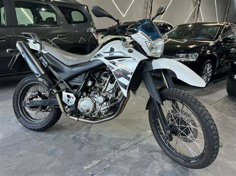 Infografika: Přehled diagnostické zásuvky Yamaha XT 660 a klíčových ECU