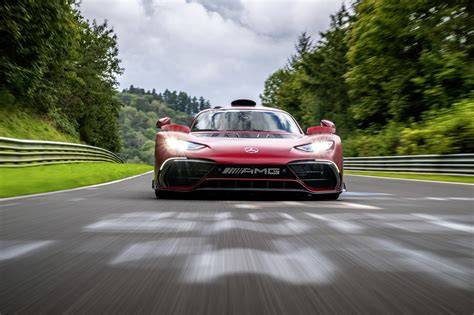 Infografika: Rozložení nákladů na servis AMG One