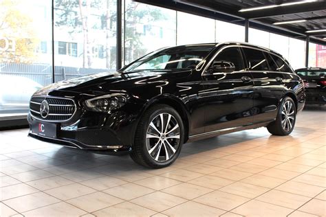 Přehled různých inzerátů na Mercedes-Benz třídy E z let kolem 2004