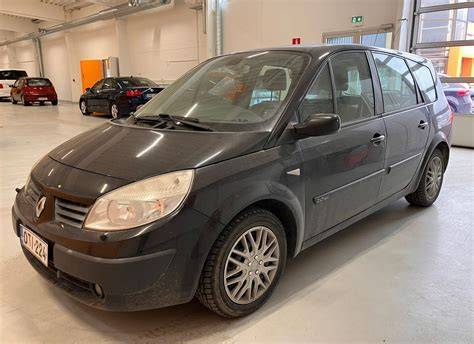 Obrázek: Renault Grand Scenic 2010 s vyobrazením čelního skla a ochrany.