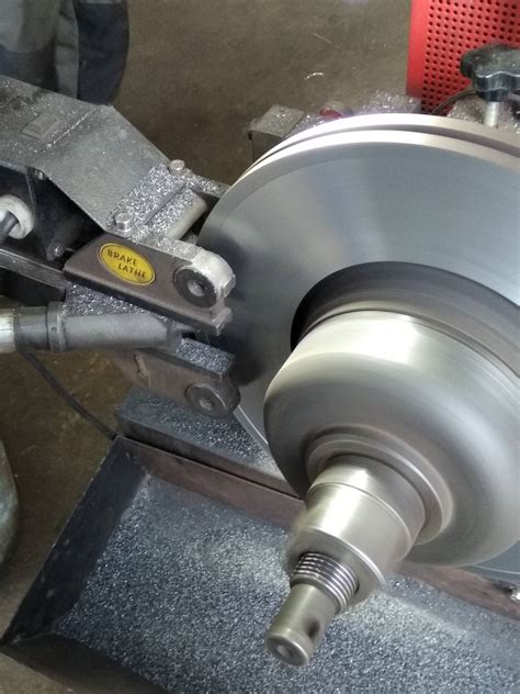 Detailní záběr na drážkování Type3 na brzdovém kotouči Brembo