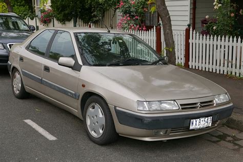 První generace Citroënu Xantia (liftback)