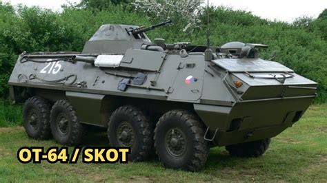Ilustrace: OT-64 SKOT a DANA ve velitelsko-štábním provedení