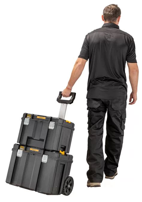 Boční pohled na věž TSTAK s kolečky a vysunutou rukojetí