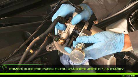 Fotografie ukazující umístění palivového filtru v motorovém prostoru Citroën C3