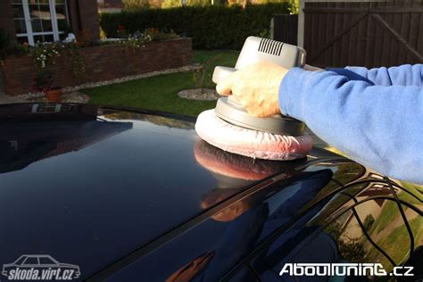 Ilustrační foto péče o lak automobilu