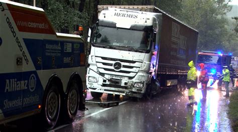 Ilustrační foto kamionu s náhradními díly pro rally