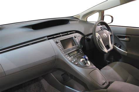 Detail interiéru Prius III - displeje a rozhraní