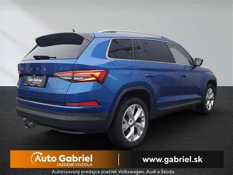 Škoda Kodiaq v jízdě po nerovném povrchu