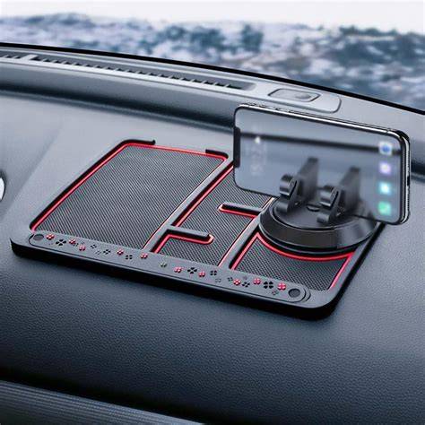 Schéma 3D pohledu na displeje a palubní desku GLC Coupé