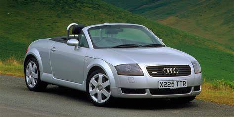 Infografika: vývoj Audi TT 8N (1998-2010) s verzemi Coupé a Roadster