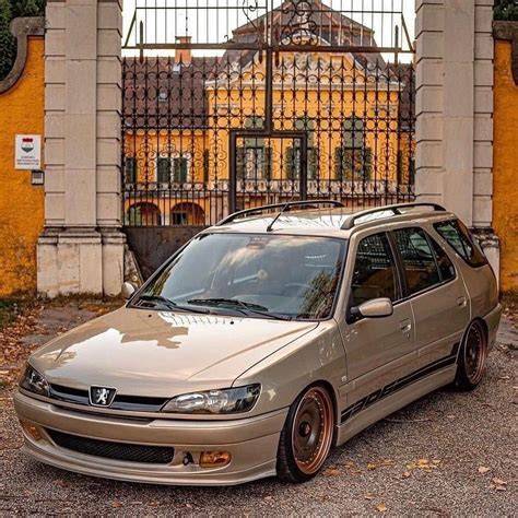 Peugeot_306_Break_brzdova_sada_interior.jpg