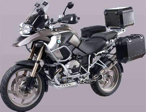 Infografika srovnání výfukových sestav na BMW R 1200 GS Adventure
