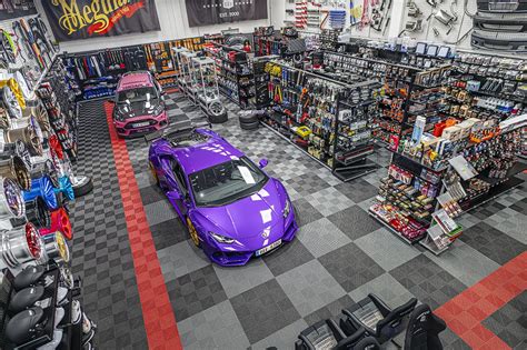 Showroom Escape6 s rozsáhlou nabídkou tuningových dílů a příslušenství