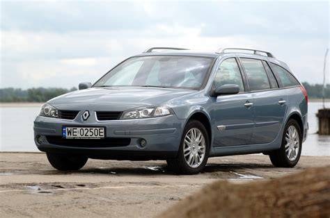 Infografika: Porovnání zavazadlových prostor Laguna II hatchback vs Grandtour
