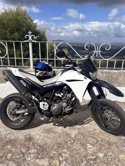 Graf cen Yamaha XT 660X v čase