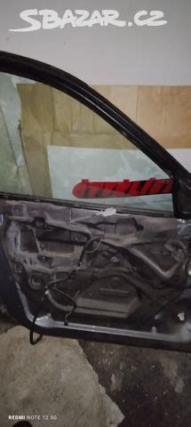 Infografika: Kroky výměny levé dveře BMW E46