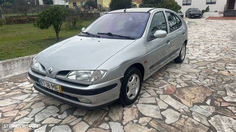 Obrázek ukazující různé typy předních nárazníků pro Renault Megane 1998