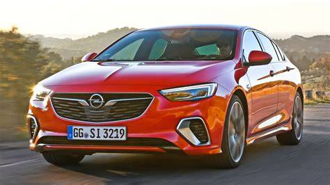 Infografika: AFL+ režimy a senzorová integrace v Opel Insignia