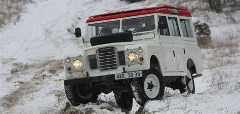 Obrázek: Příklady terénních pneumatik pro Land Rover ve vybraných terénech