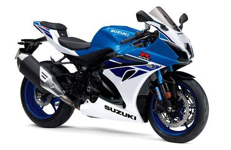 Infografika - Vývoj GSX-R1000 2001-2003: hmotnost, výkon, aerodynamika
