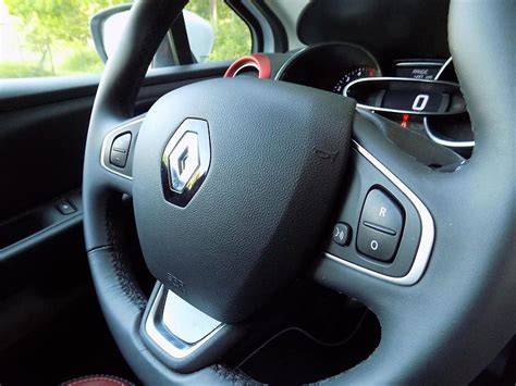 Infografika: Schéma startovacích obvodů a hlavních potenciálních závad Renault Clio