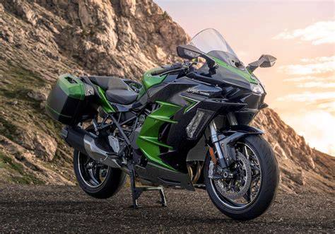 Infografika: Srovnání verzí Kawasaki H2/H2 SX a SE