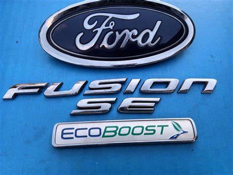 Logo Ford Fusion - grafika s různými druhy koberců