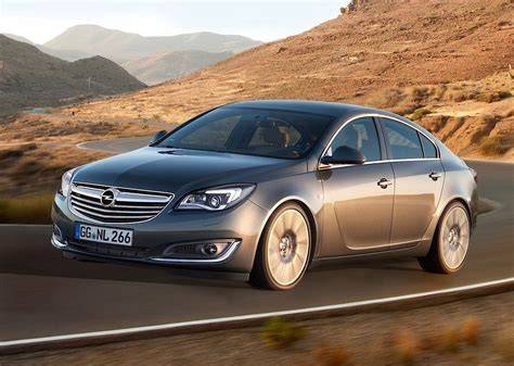 Opel Insignia liftback z profilu