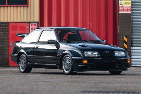 Ford Sierra Cosworth vs obyčejná Sierra - karoserie a nárazníky