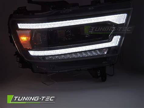 RAM 1500 přední maska a LED světlomety