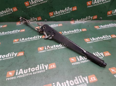 Detailní fotografie nového lanka ruční brzdy pro Škoda 100/110