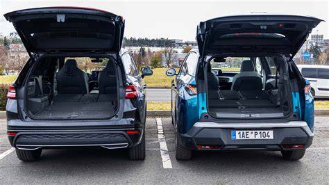 Infografika: Porovnání zavazadlového prostoru a konfigurací sedadel Peugeot 5008 vs. Škoda Kodiaq