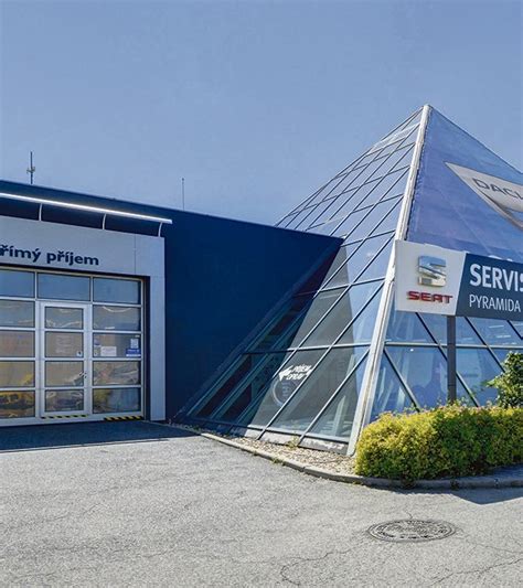 logo společnosti Pyramida Průhonice s.r.o. s logy značek Renault, Dacia, Alpine, SEAT, CUPRA