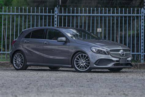 Mercedes-Benz A180 boční pohled rozměry