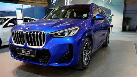 Infografika: Porovnání výkonu a hmotnosti s/bez sportovních výfuků pro BMW X1