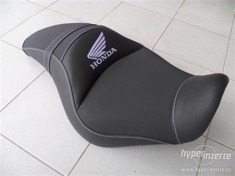 Detail úpravy sedla pro spolujezdce na motocyklu
