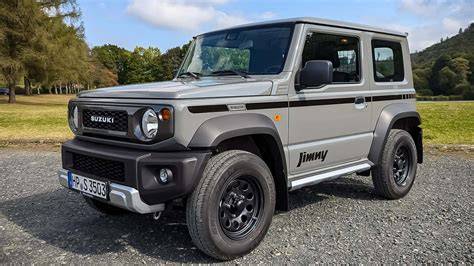 schematické znázornění světlé výšky a nájezdových úhlů Suzuki Jimny