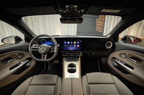 Foto interiéru a exteriéru vozů Mercedes-Benz vhodných pro certifikovaný program