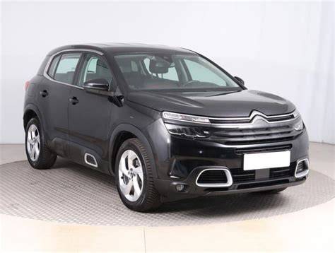 Infografika: Srovnání rozměrů Citroën C5 a konkurence